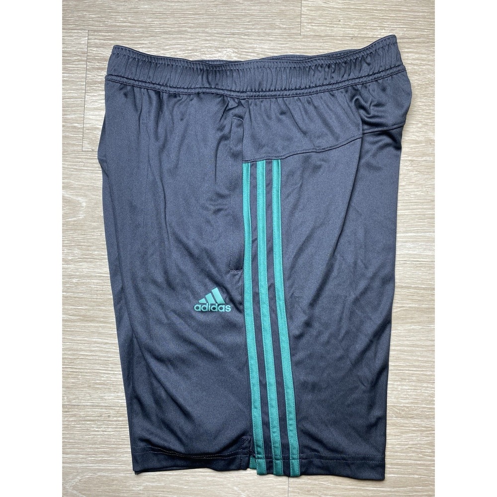 *NWT‎ Men Size Small ADIDAS 3-Stripe Black / Green 2 Zippered Pockets Shorts
